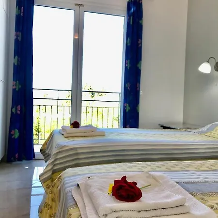 In - 2 Bedroom Apartment, With Swimming Pool, Two Steps From The Rodas