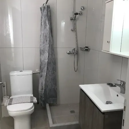 In - 2 Bedroom Apartment, With Swimming Pool, Two Steps From The
